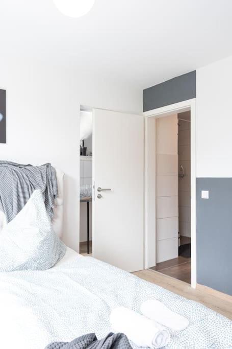 - Cozy Apartment In The Heart Of Duisburg With New York Design & Betten & Sofa - 5 Mins Central Station Hbf - Big Tv & Wifi -- Exteriér fotografie