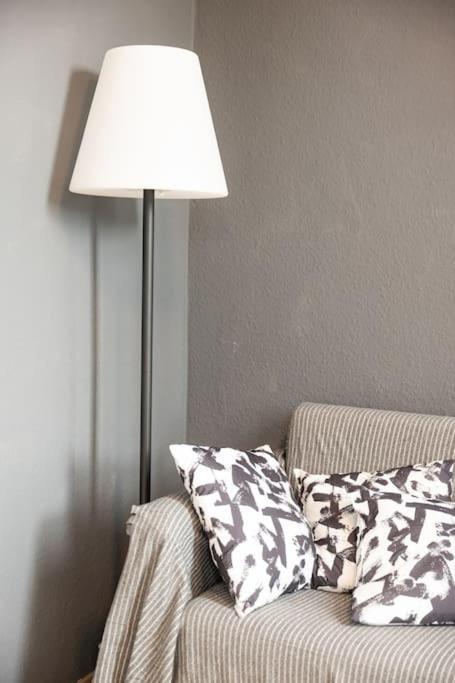 - Cozy Apartment In The Heart Of Duisburg With New York Design & Betten & Sofa - 5 Mins Central Station Hbf - Big Tv & Wifi -- Exteriér fotografie