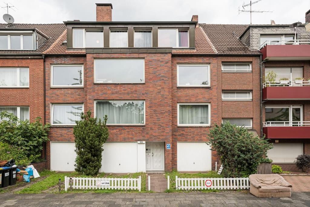 - Cozy Apartment In The Heart Of Duisburg With New York Design & Betten & Sofa - 5 Mins Central Station Hbf - Big Tv & Wifi -- Exteriér fotografie